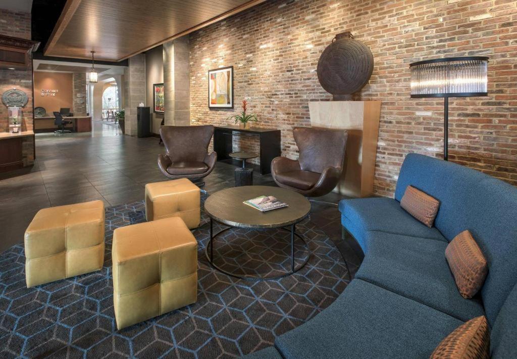 Fairfield Inn & Suites Baltimore Downtown/Inner Harbor Exterior photo